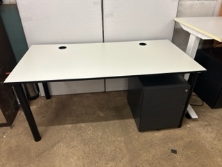 1600 White workstations with BLACK slimline mobile ped