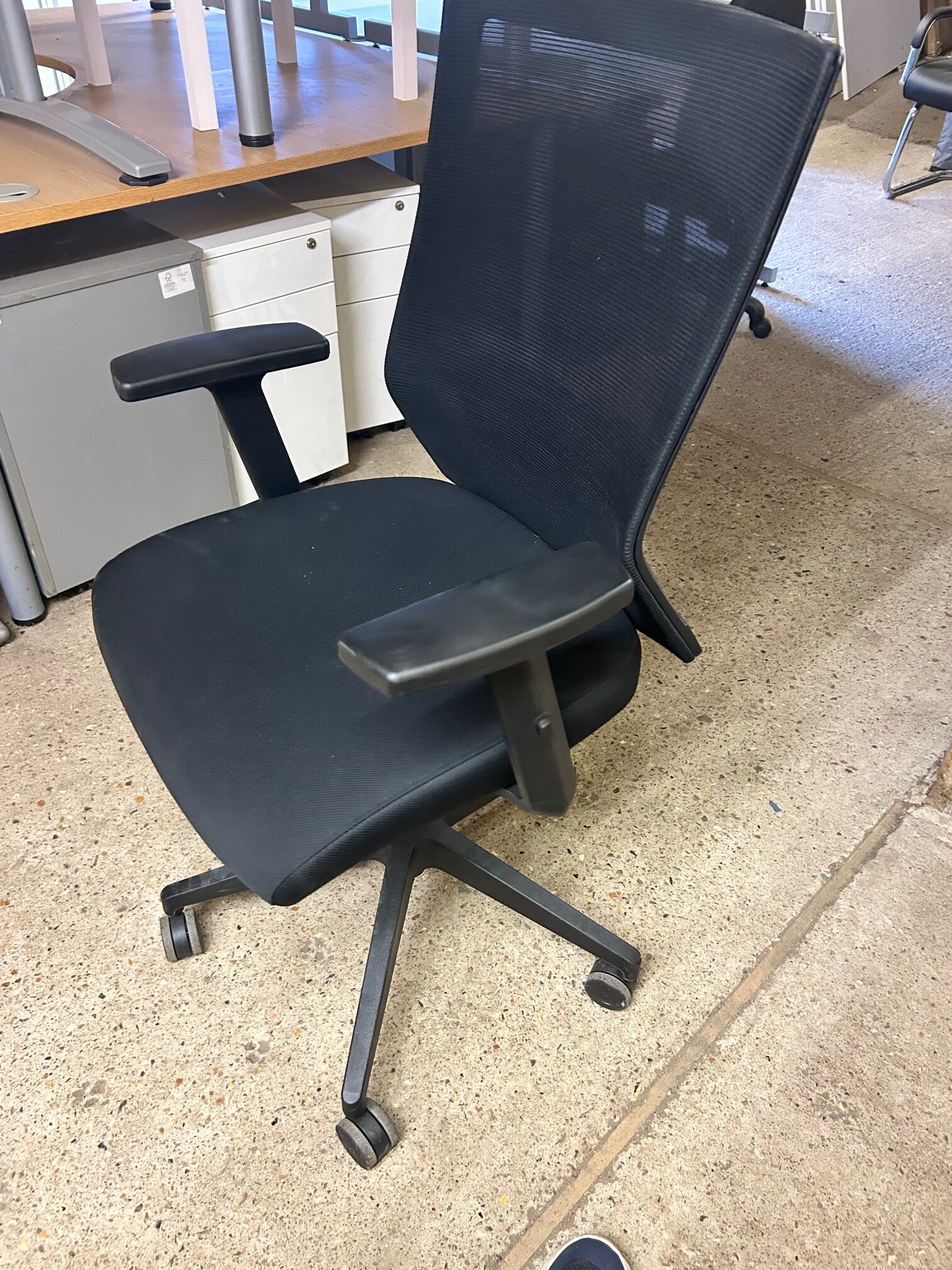MESH Back Operator Chairs -11