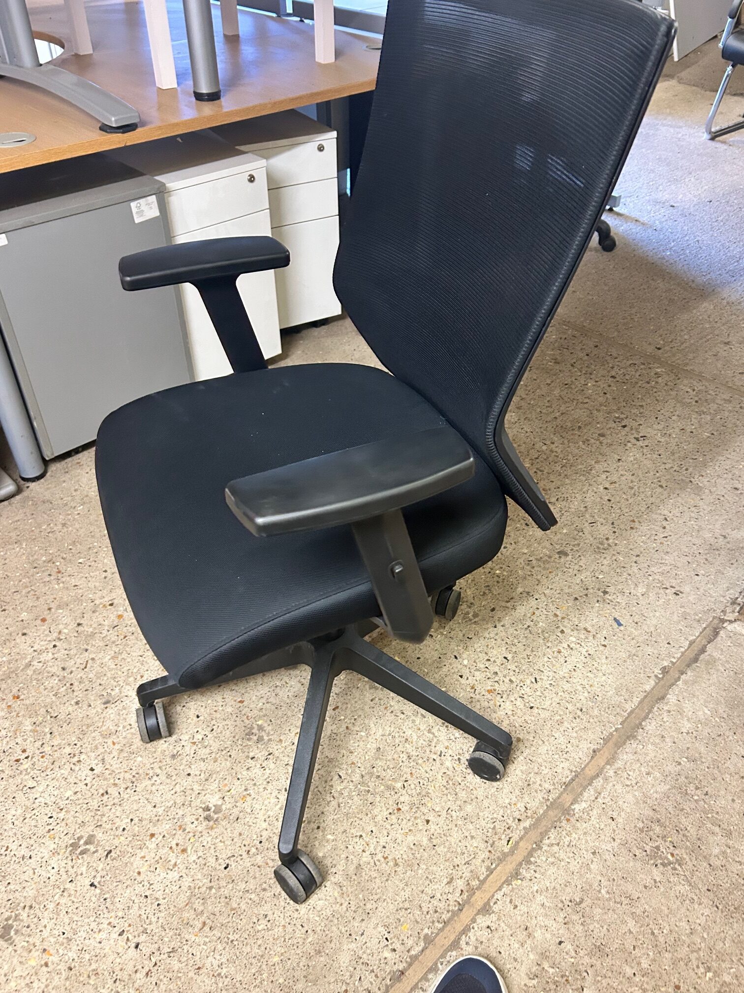 MESH Back Operator Chairs -111