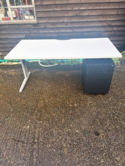 1600 White workstations with cantilever legs and black mobile pedestal