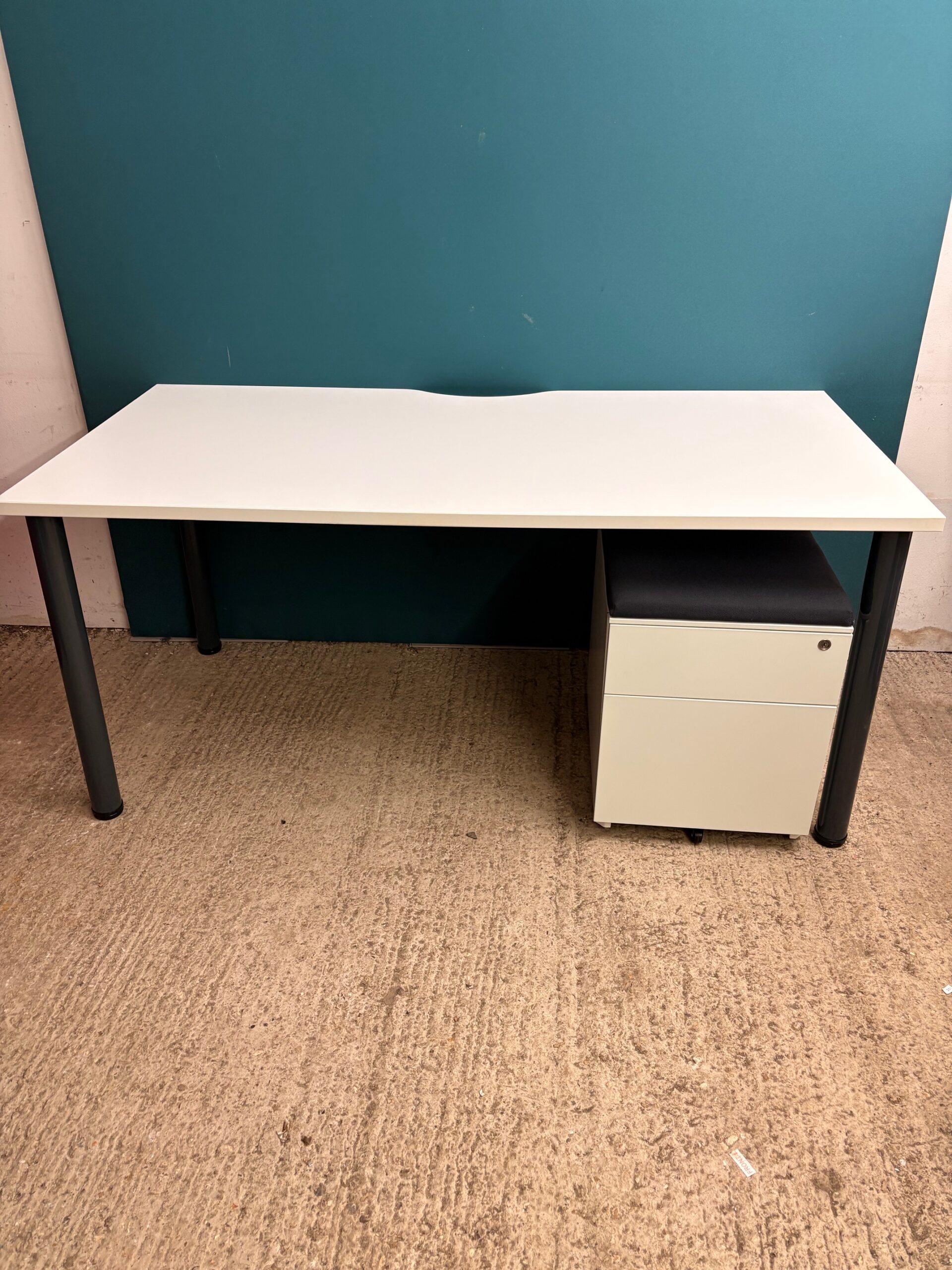 1600 White workstations with Tub legs and white ped