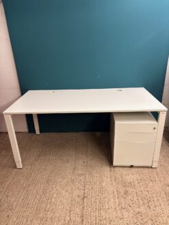 1600 Bene Workstations with WHITE mobile pedestal