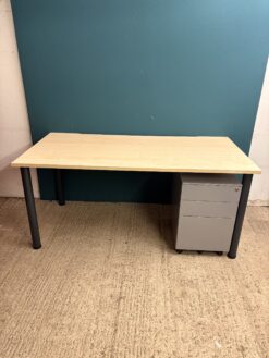 1600 Maple workstations with grey steel mobile pedestal